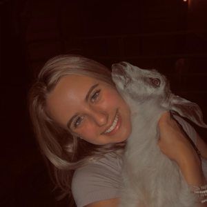 Meet your Posher, Ella